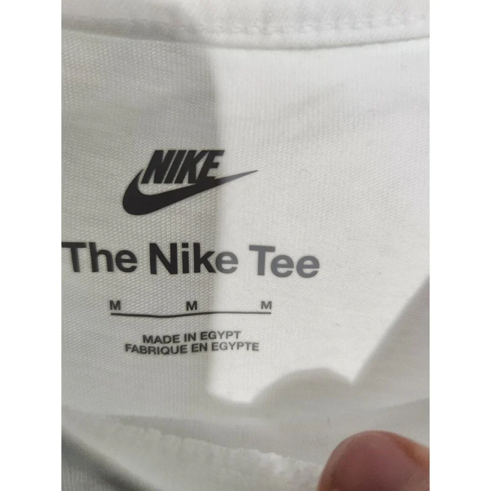 Nike Big Kids The Nike Tee Graphic T-shirt SZ: M Winter, Snow